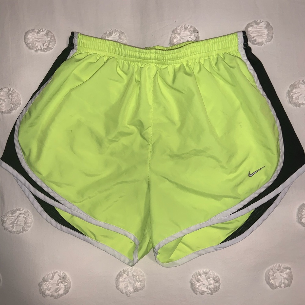 Bundle Women’s Nike shorts